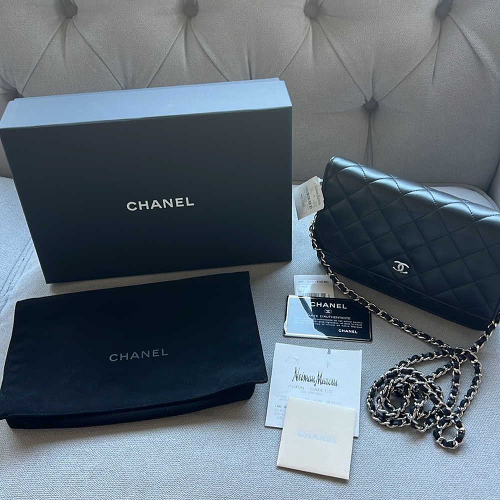 Chanel Wallet On Chain Black Lambskin Like New - Picture 4 of 17